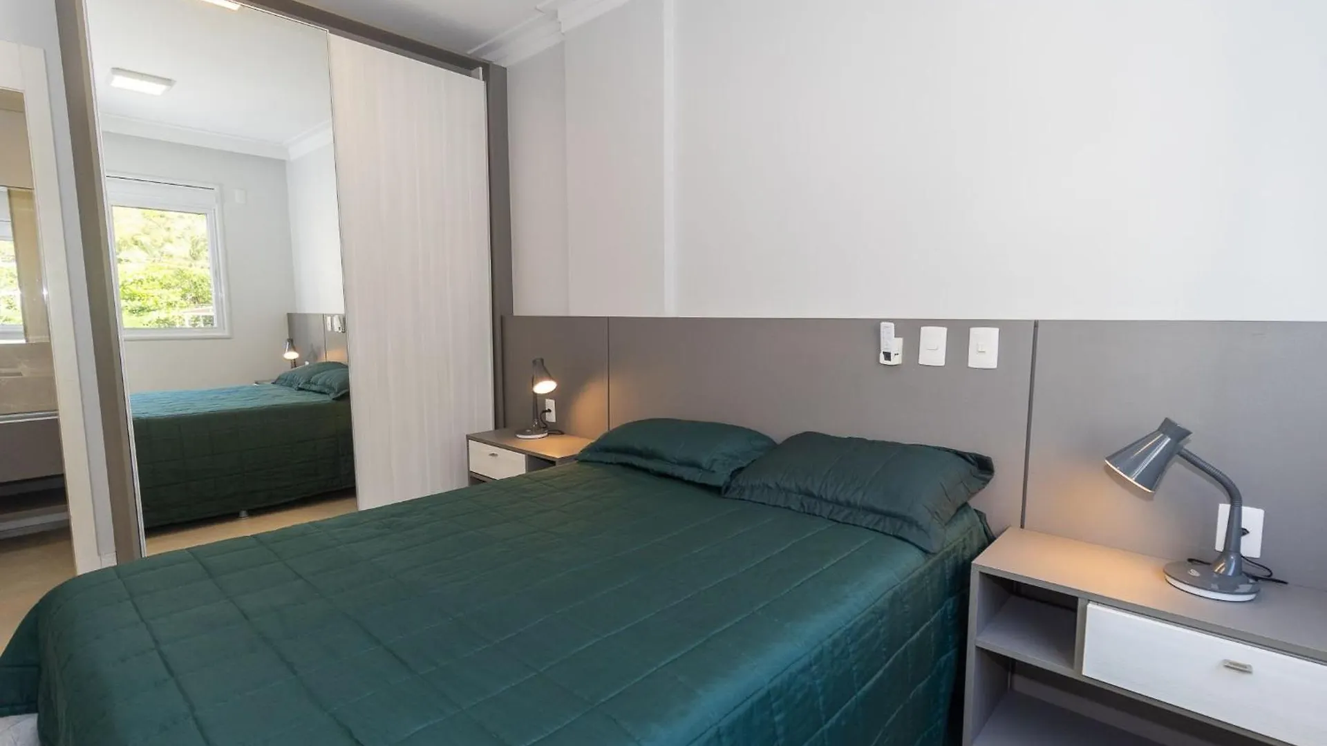Varandas Do Atlantico 304A - Excelente Apartamento Em Condominio De Luxo A Beira Mar - Piscina Climatizada - Academia - Bombinhas
